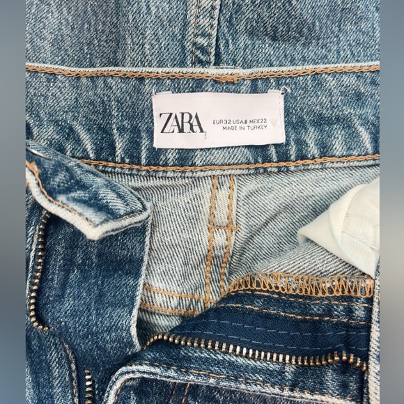 Zara Denim Jeans with Classic Stitching - Picture 5 of 5